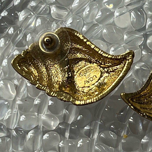 Kenneth Lane KJL For Avon 1989/unworn Conch Seashell Post 4 pierced ear Earrings - Picture 5 of 8